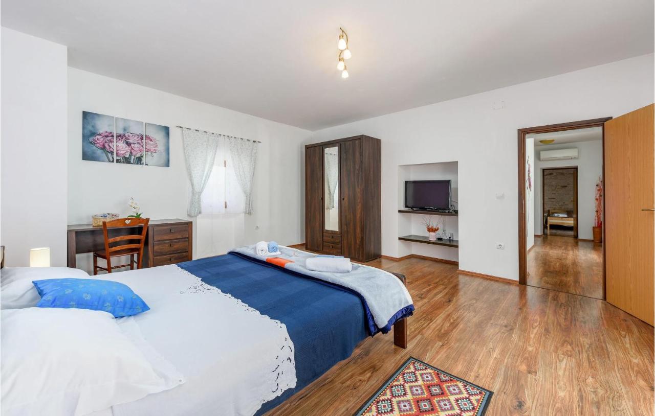 Cozy Home In Pamici With Kitchen מראה חיצוני תמונה