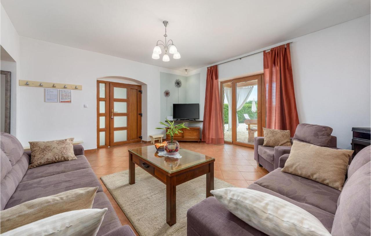 Cozy Home In Pamici With Kitchen מראה חיצוני תמונה