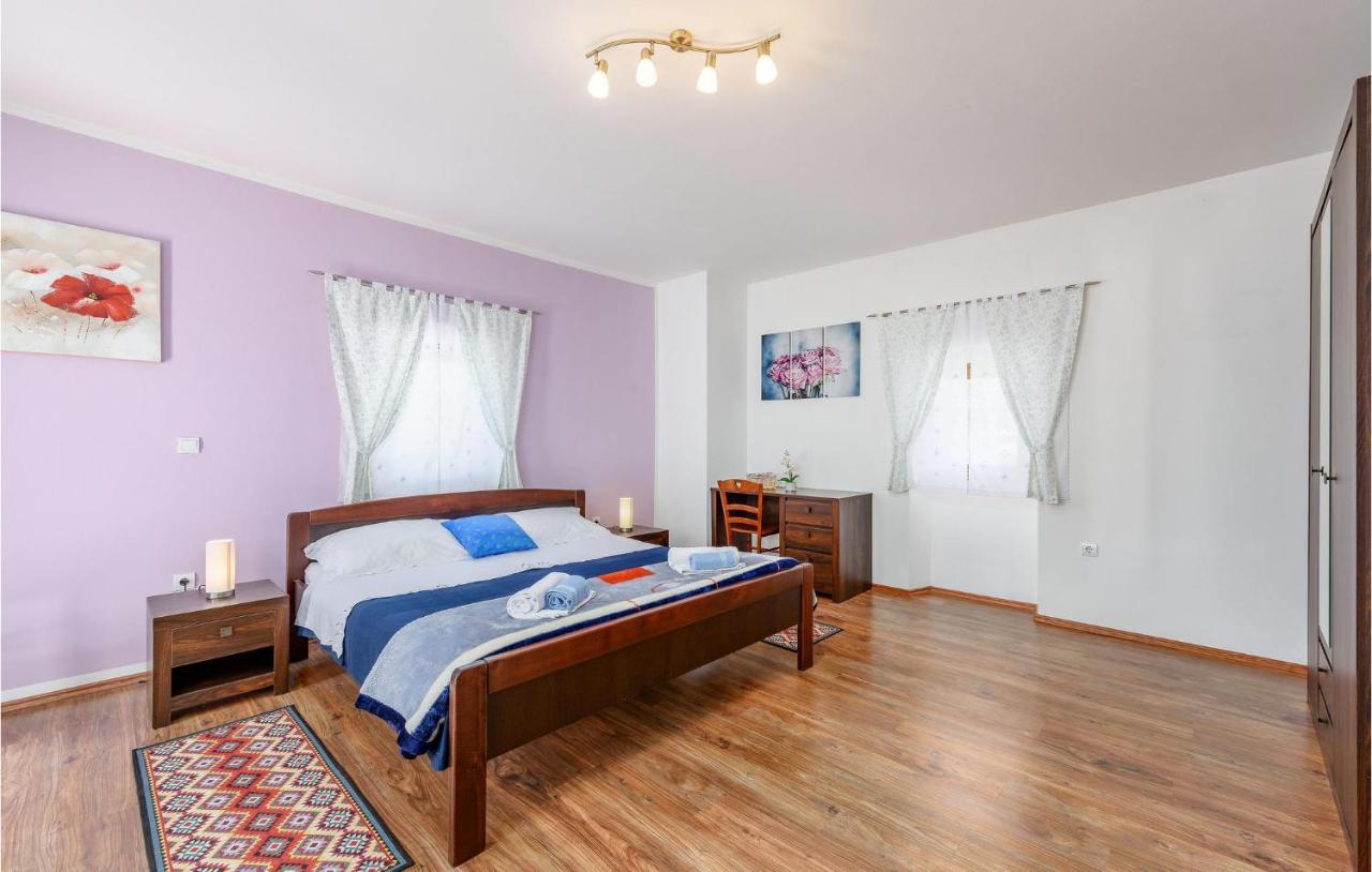 Cozy Home In Pamici With Kitchen מראה חיצוני תמונה