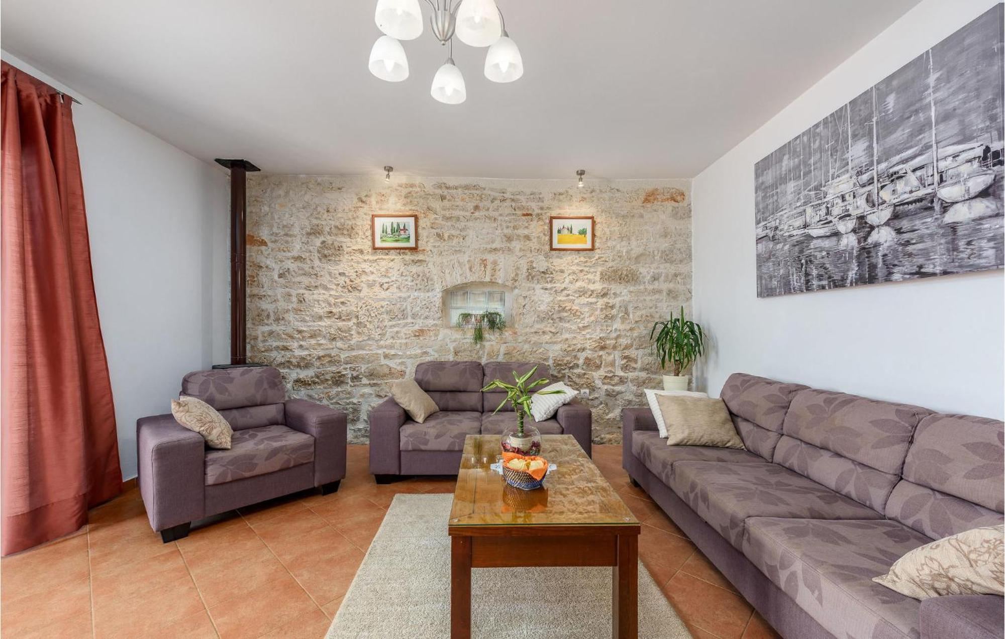 Cozy Home In Pamici With Kitchen מראה חיצוני תמונה